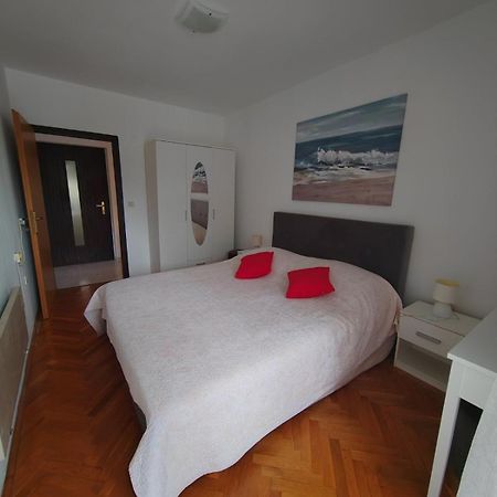 Apartment Vilma Ровин Екстериор снимка