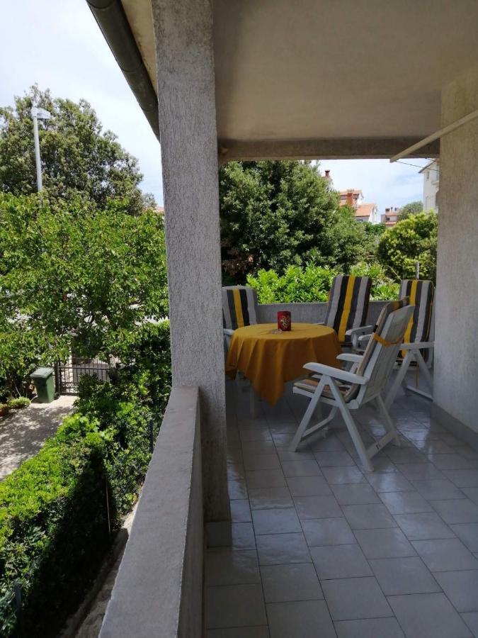 Apartment Vilma Ровин Екстериор снимка