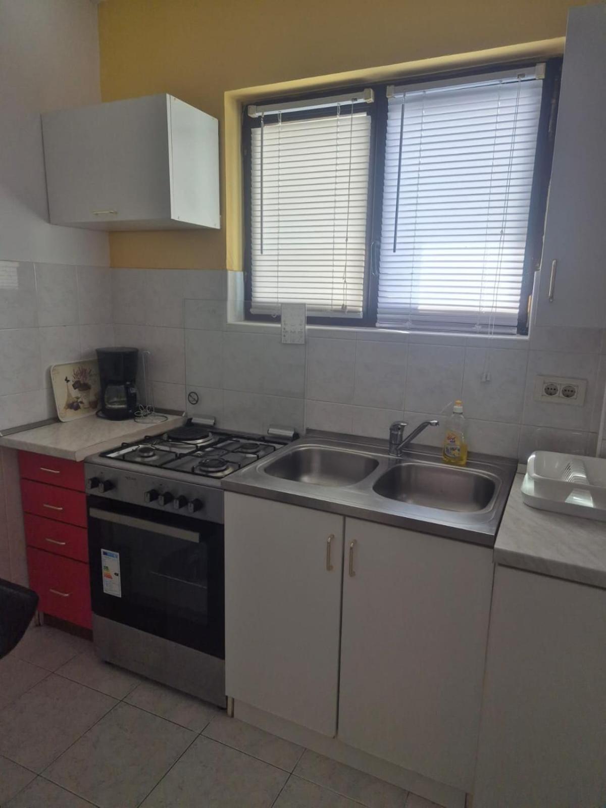 Apartment Vilma Ровин Екстериор снимка