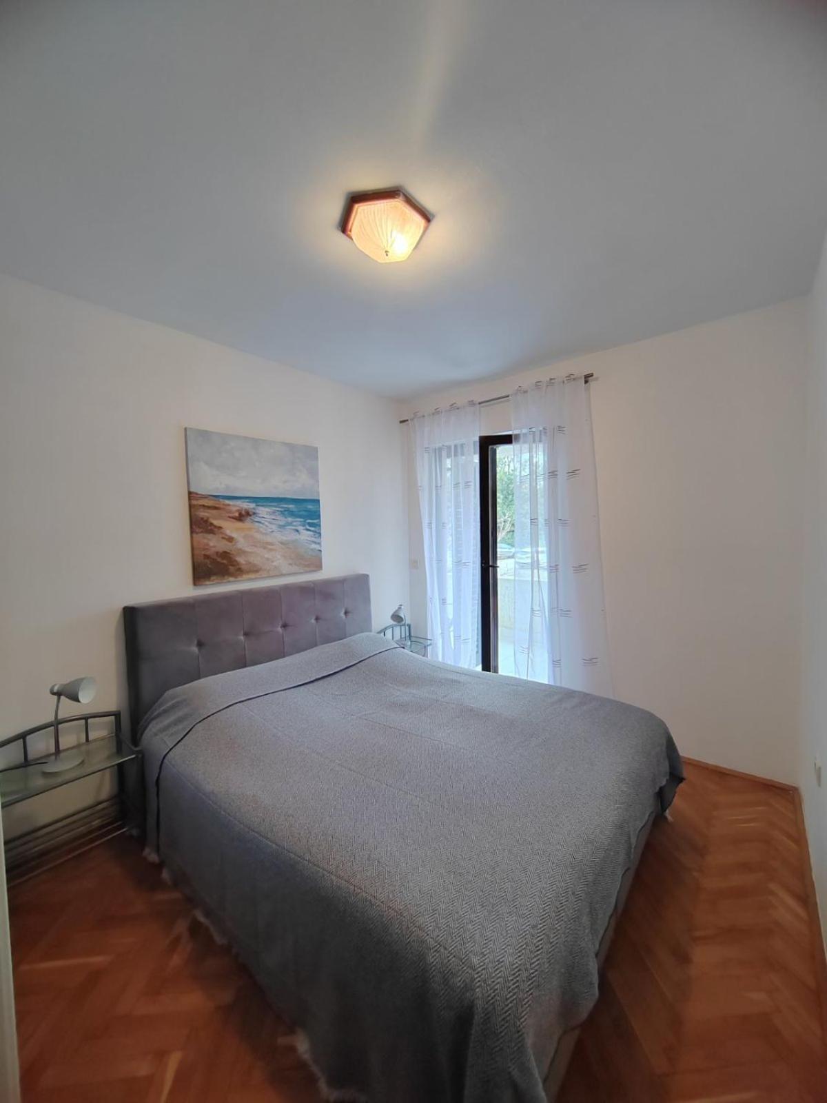Apartment Vilma Ровин Екстериор снимка