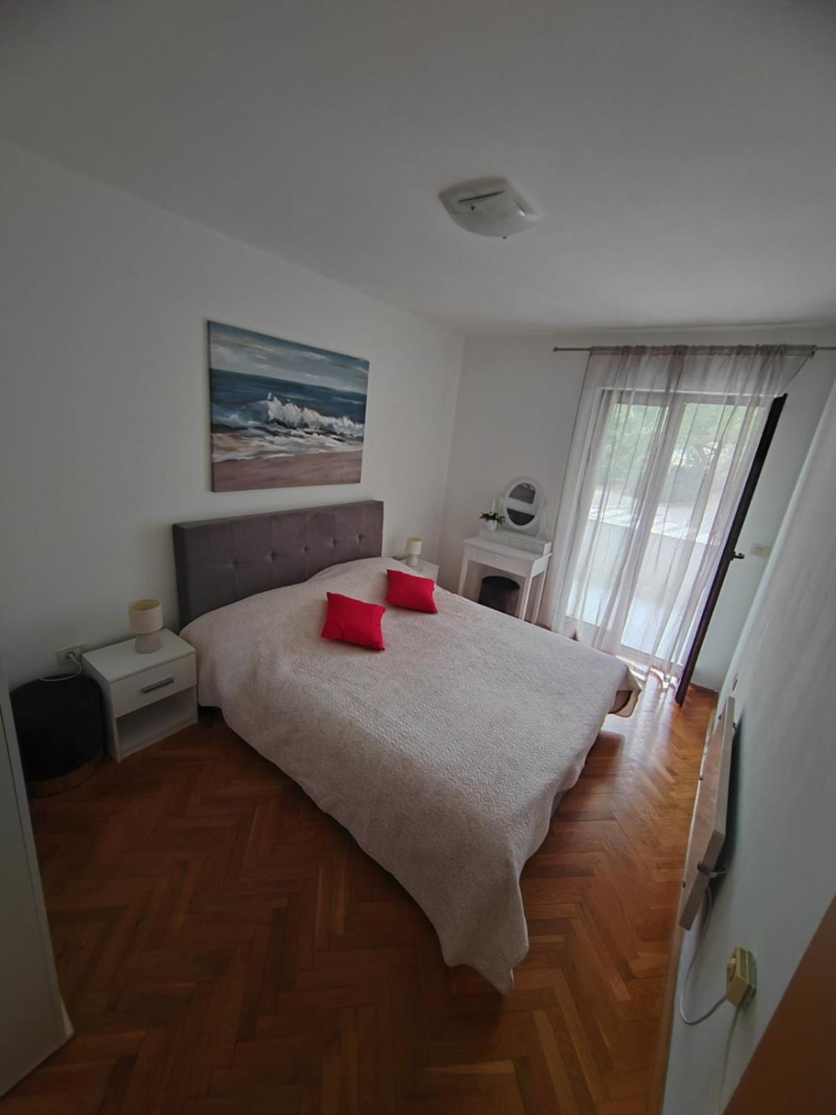 Apartment Vilma Ровин Екстериор снимка